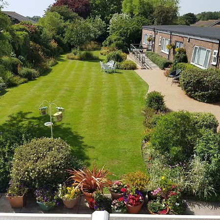 The Coast Yard B & B Chalet Hotel Selsey Esterno foto