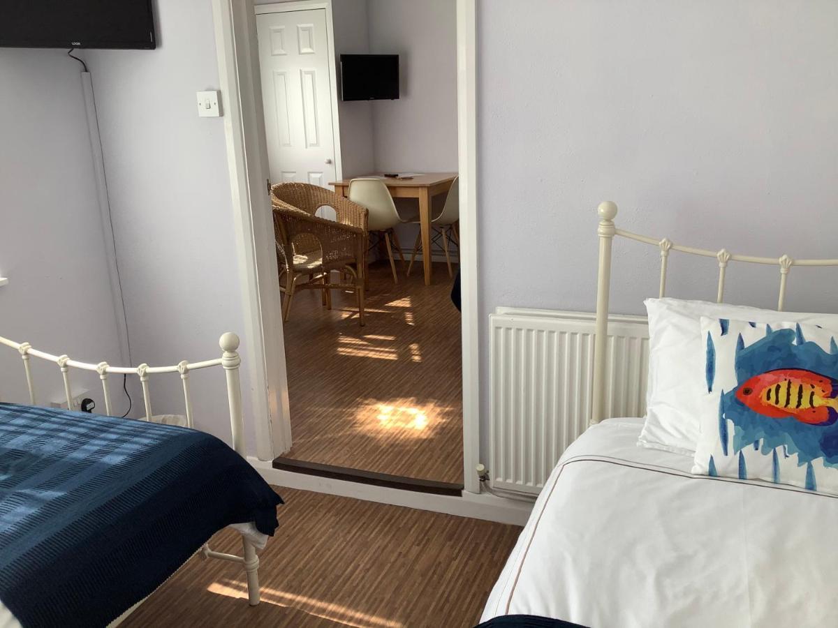 The Coast Yard B & B Chalet Hotel Selsey Esterno foto