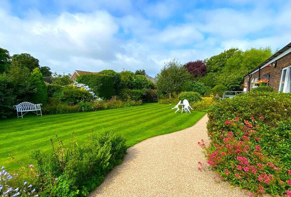 The Coast Yard B & B Chalet Hotel Selsey Esterno foto